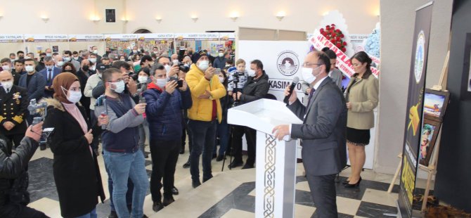 24-kitap-fuari-uluslararasi-duzeyde-konuklarini-agirladi-43.jpg